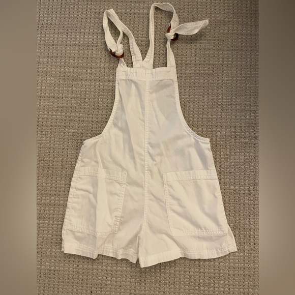 Aerie Beach Shortall - Picture 2 of 4